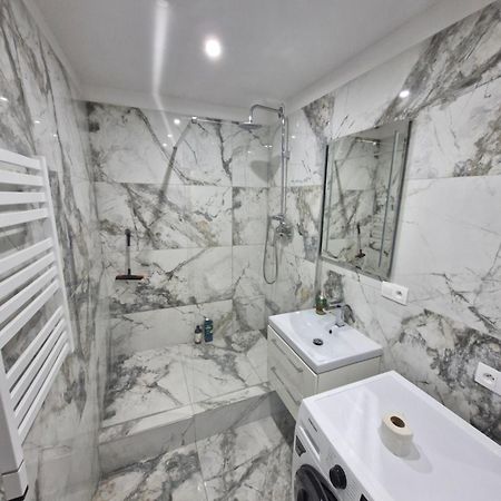 Peti Apartman Centrum Galanta Exteriör bild