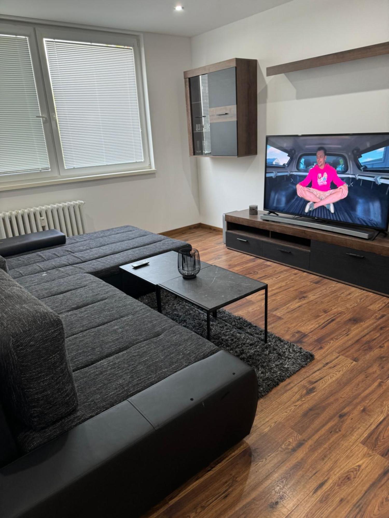 Peti Apartman Centrum Galanta Exteriör bild