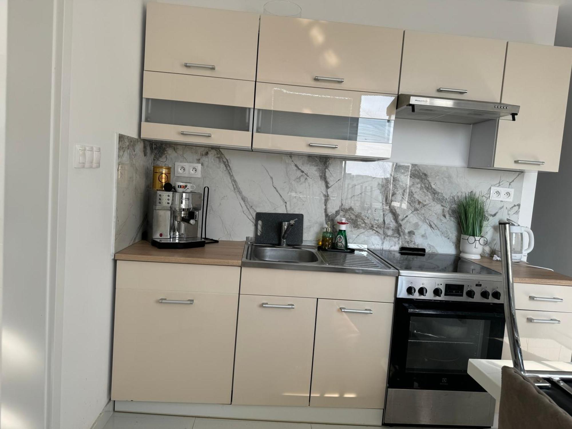 Peti Apartman Centrum Galanta Exteriör bild
