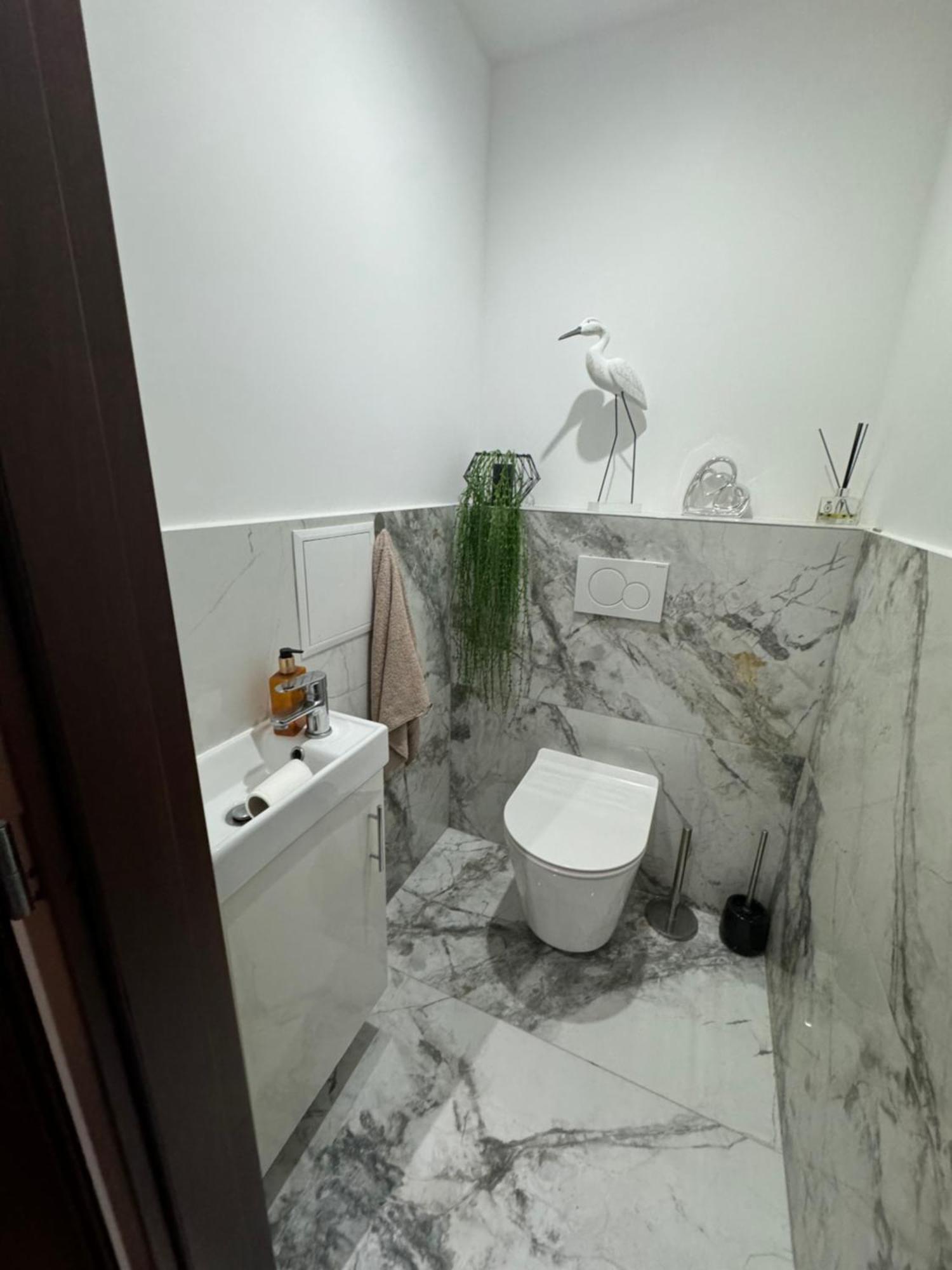 Peti Apartman Centrum Galanta Exteriör bild